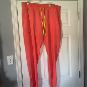 FIGS Zamora Hot Coral